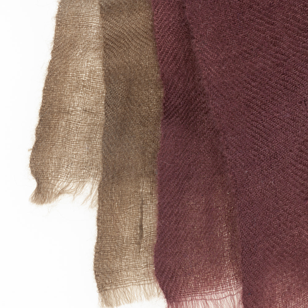 
                      
                        Pashmina Schal - The Breeze  Dusky Vineyard  Ombré Aubergine, Olive, Grey - Marici
                      
                    