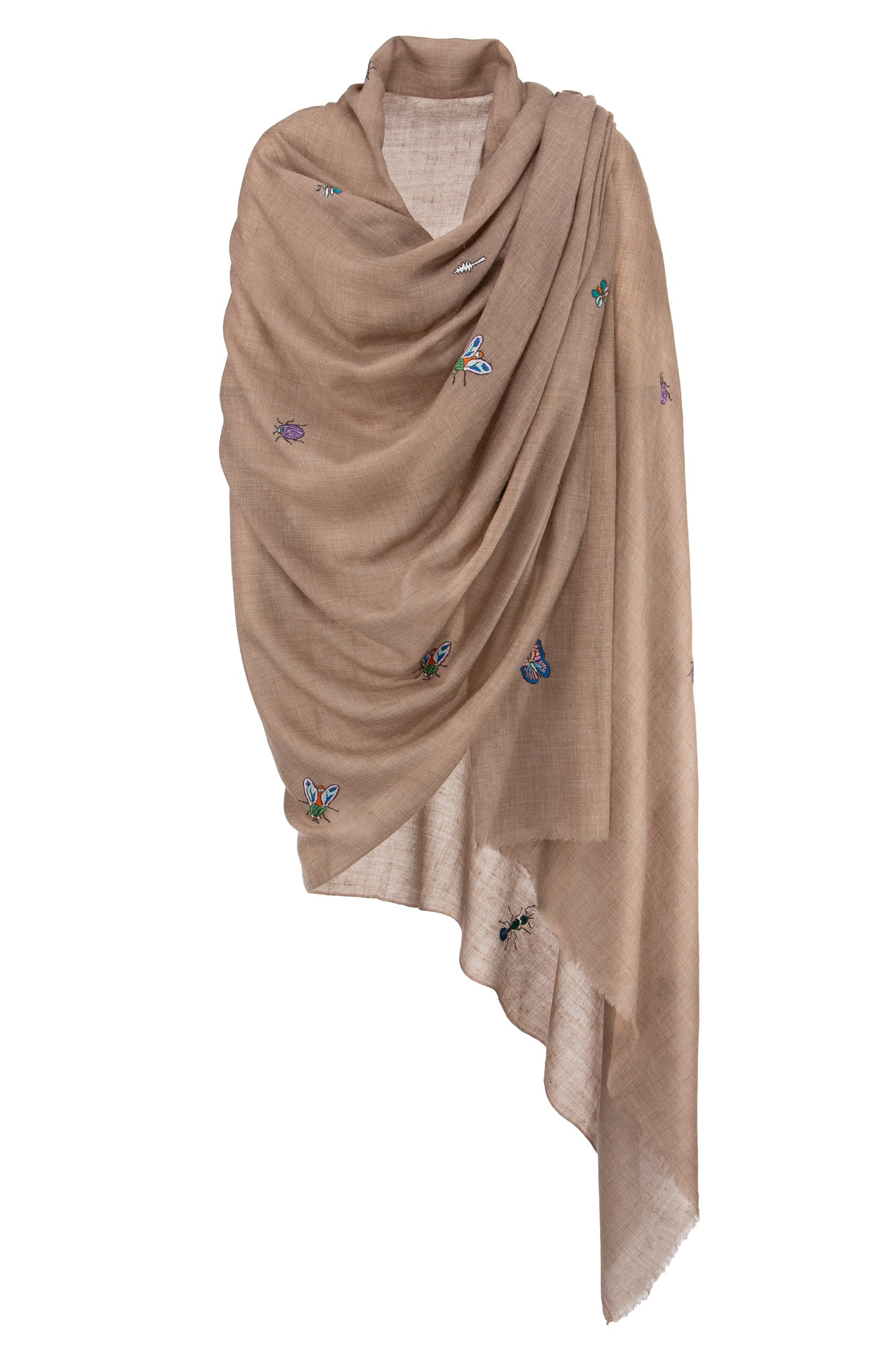 andbestickter Pashmina Schal „The Adorned – Garden Dancers“ in Beige mit bunten Schmetterlingen aus feiner Kaschmirwolle aus Ladakh; handgefertigtes Unikat.