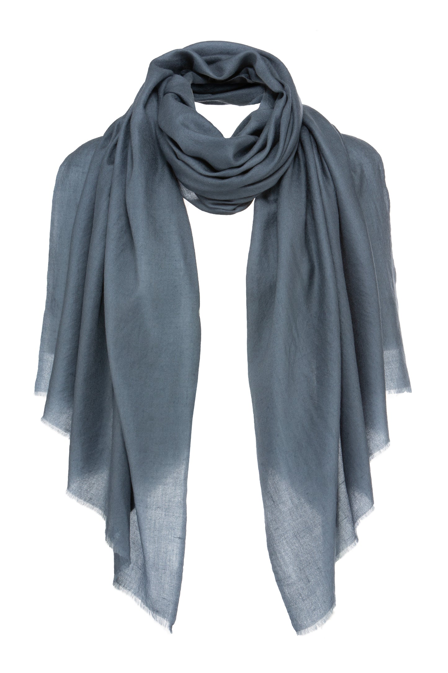 Pashmina Kaschmir Schal „The Breeze – Mineral Grey“ in elegantem Mineralgrau; ultraleicht, weich und handgefertigt von Mārīci.