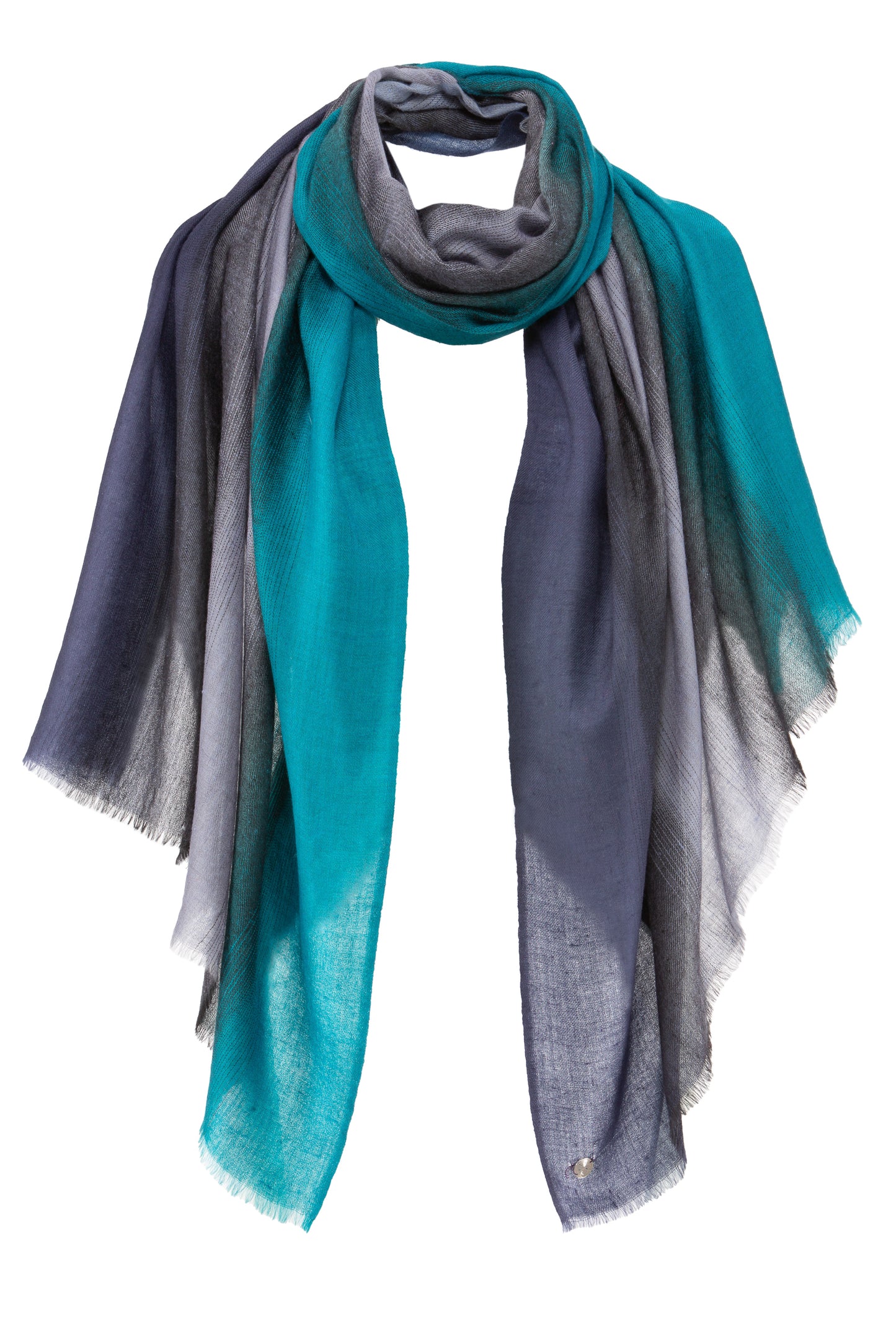 Pashmina Kaschmir Schal „The Breeze – Ombré Twilight“ mit Farbverlauf in Navy, Turquoise und Dusty Blue; ultraleicht und handgefertigt von Mārīci.